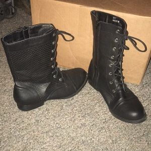 Combat boots size 7
